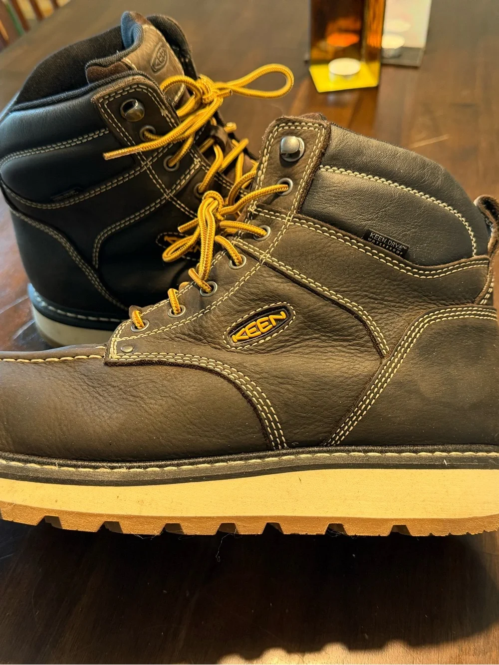 Keen men’s Cincinnati 6 inch waterproof boot carbon toe (wide, size 11.5)